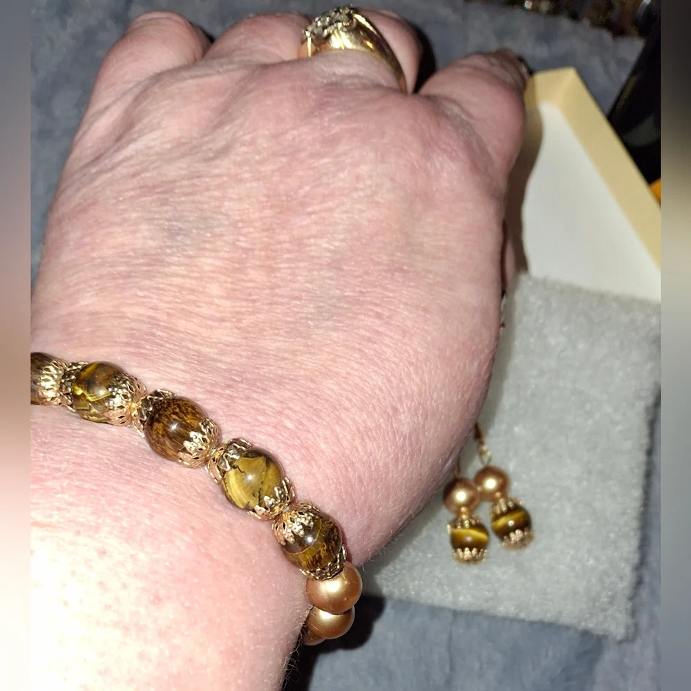Set Tigers Eye Gold Faux Pearl Stretch Beaded Bracelet And Dangle Earrings